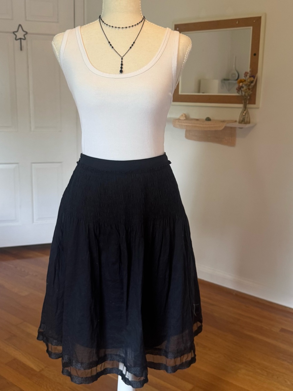 Elie Tahari Black Smocked Drop-Waist Cotton Lined Skirt Semi-Sheer Hem Size 6